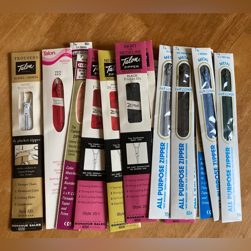 Lot of 19 vintage zippers new in package